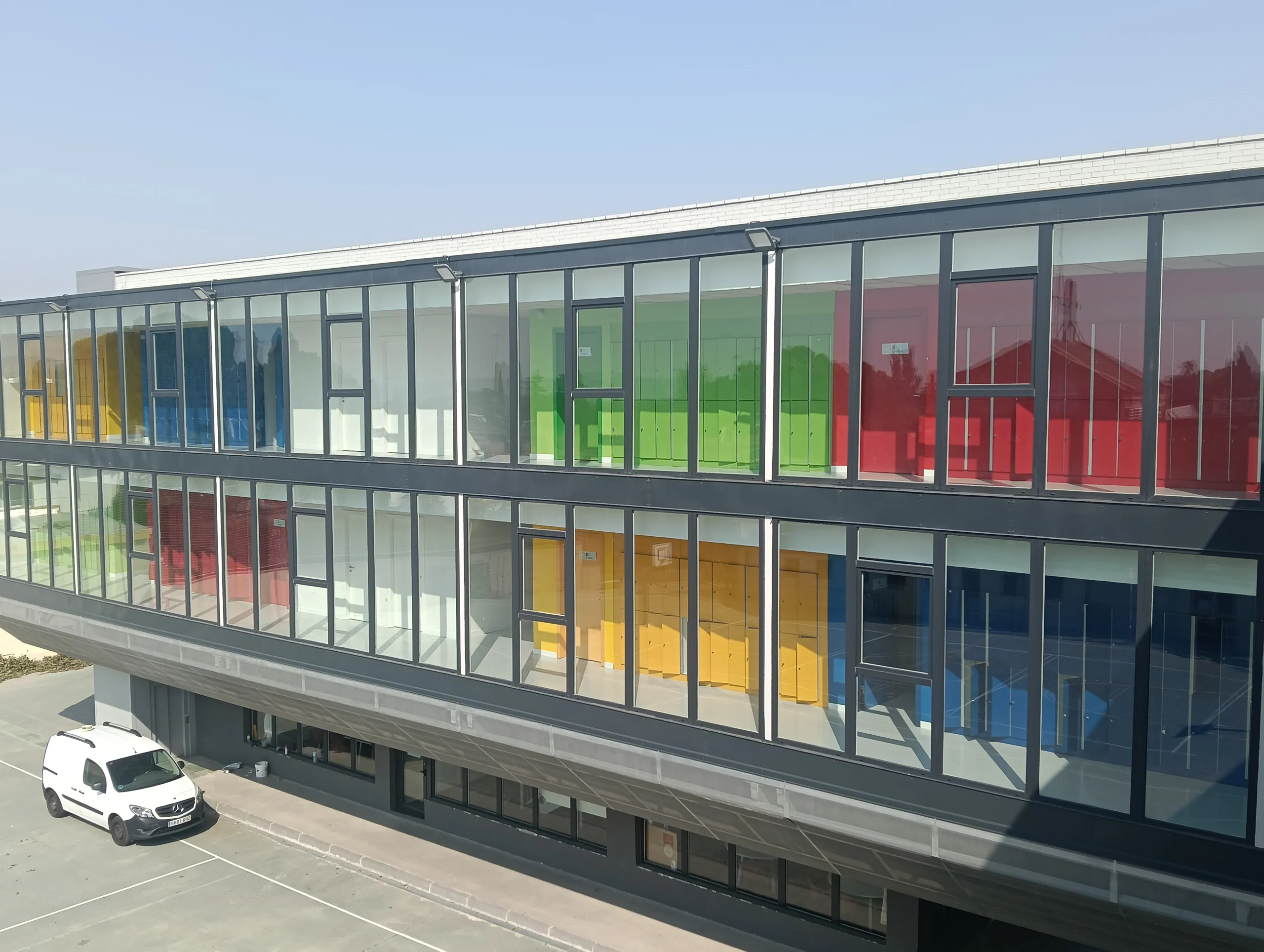 Servicio de pintura en aulas y estancias de colegio en Zaragoza y Huesca